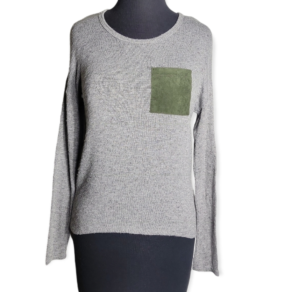 Moa Moa scoop neck drop shoulder long sleeve high low top size small